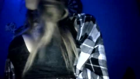 Snapshot of sexxileeah42o chatting on March 2025 11:23:01 AM Leeah CloudZzz online show from March 2025 11:23:01 AM