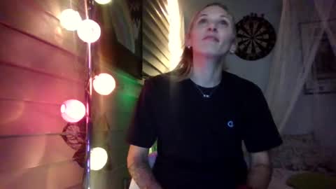 Snapshot of sexxileeah42o chatting on September 2025 05:51:02 PM Leeah CloudZzz online show from September 2025 05:51:02 PM