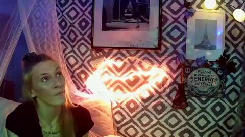 Snapshot of sexxileeah42o chatting on October 2025 07:31:02 AM Leeah CloudZzz online show from October 2025 07:31:02 AM