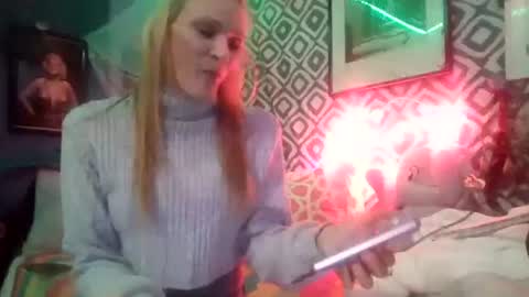 Snapshot of sexxileeah42o chatting on October 2025 02:34:02 AM Leeah CloudZzz online show from October 2025 02:34:02 AM