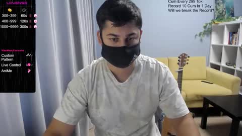 Snapshot of sexxxdickbig chatting on November 2025 08:15:01 AM Tommy online show from November 2025 08:15:01 AM