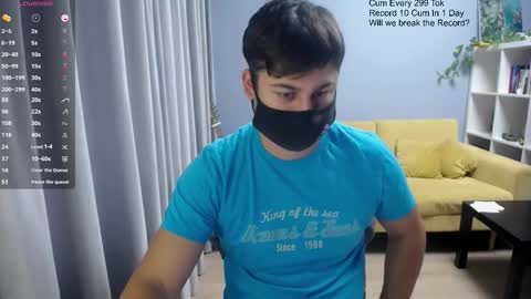 Snapshot of sexxxdickbig chatting on November 2025 09:20:01 AM Tommy online show from November 2025 09:20:01 AM