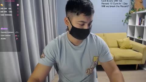 Snapshot of sexxxdickbig chatting on November 2025 07:30:02 AM Tommy online show from November 2025 07:30:02 AM