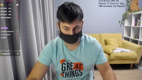 Snapshot of sexxxdickbig chatting on November 2025 09:01:02 AM Tommy online show from November 2025 09:01:02 AM