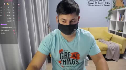 Snapshot of sexxxdickbig chatting on December 2025 08:19:02 AM Tommy online show from December 2025 08:19:02 AM