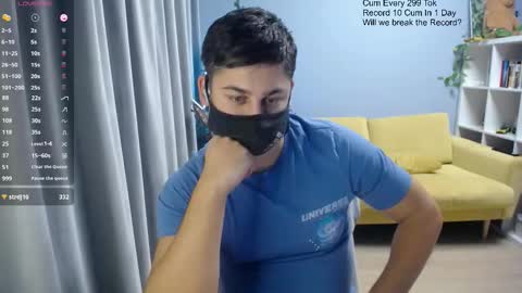 Snapshot of sexxxdickbig chatting on December 2025 07:43:01 PM Tommy online show from December 2025 07:43:01 PM