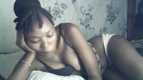 Snapshot of sexxy_curvy23 chatting on February 2026 05:29:01 AM sexxy_curvy23 online show from February 2026 05:29:01 AM