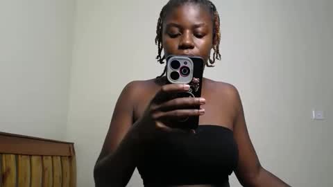 Snapshot of sexxybadie chatting on February 2026 12:12:01 PM Sexxy babe online show from February 2026 12:12:01 PM