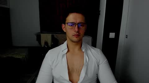 Sexxymuscles4U online show from November 2025 09:31:01 AM
