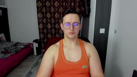 Sexxymuscles4U online show from February 2026 12:58:01 PM