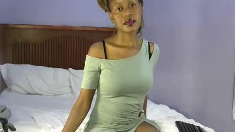 kiki online show from February 2026 10:24:02 PM