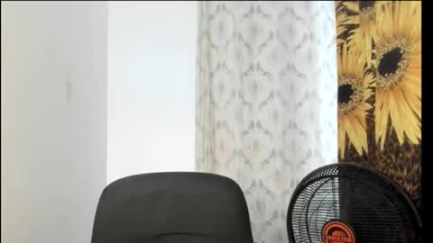 Snapshot of sexy_badgirl2 chatting on December 2025 05:31:01 PM Sexy blackgirl2 online show from December 2025 05:31:01 PM