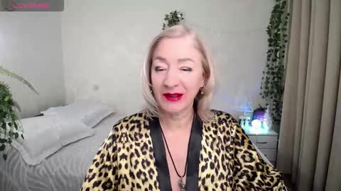 Irena online show from December 2025 02:44:02 PM