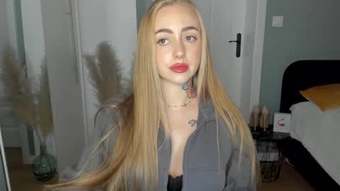 C o r a l i e online show from April 2026 01:38:02 PM