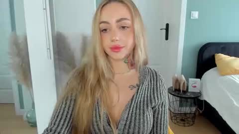 Snapshot of sexy_coralie chatting on May 2026 10:36:01 AM C o r a l i e online show from May 2026 10:36:01 AM