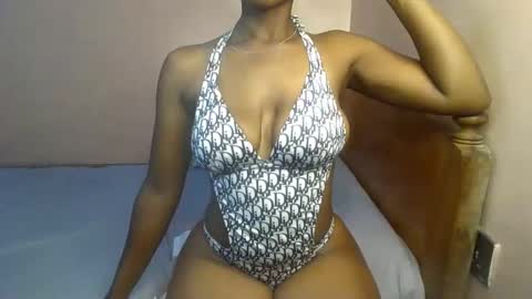 Snapshot of sexy_ellahh chatting on January 2026 12:40:01 PM Ellahh online show from January 2026 12:40:01 PM