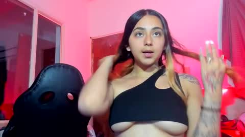 Snapshot of sexy_foxx_ chatting on December 2024 01:59:01 AM Antonella online show from December 2024 01:59:01 AM