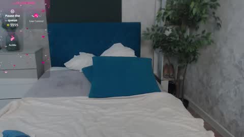 Jennifer online show from March 2026 09:59:02 AM