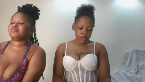 sexy_lyna online show from February 2026 04:52:02 AM