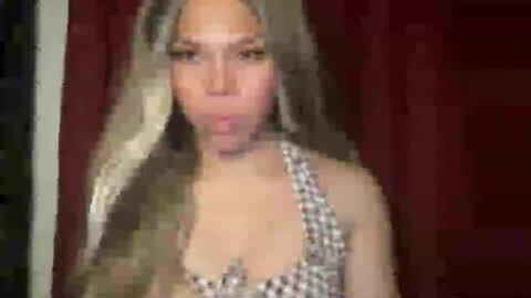 Snapshot of sexy_maevemorexxx chatting on June 2026 01:37:01 PM Nicole online show from June 2026 01:37:01 PM