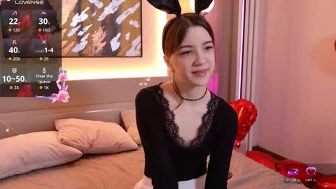 Snapshot of sexy_me_bb chatting on February 2026 02:04:02 PM Alison online show from February 2026 02:04:02 PM