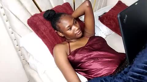 Nyla online show from April 2026 06:56:02 PM