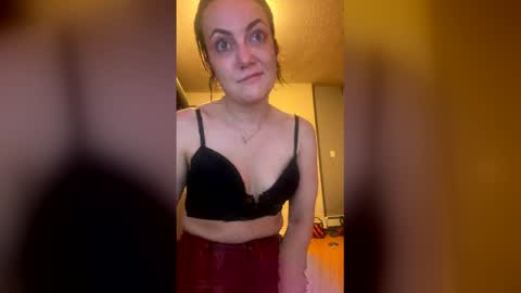 sexybriiiixoxox online show from May 2026 03:56:01 AM