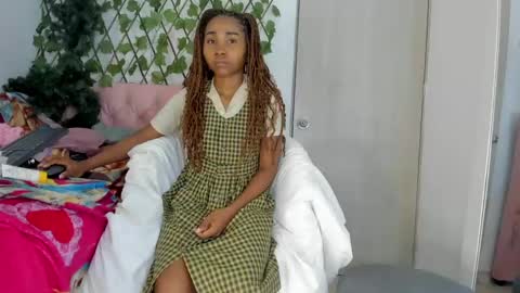 Snapshot of sexybrunnetem chatting on February 2025 11:44:02 AM sofia online show from February 2025 11:44:02 AM