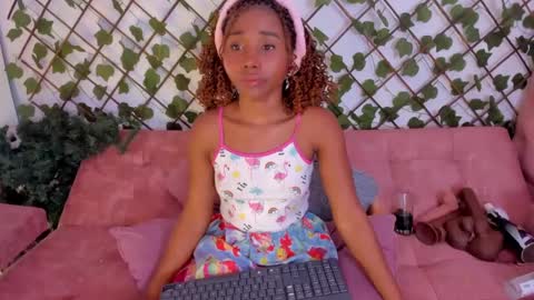 Snapshot of sexybrunnetem chatting on October 2025 04:56:02 AM sofia online show from October 2025 04:56:02 AM