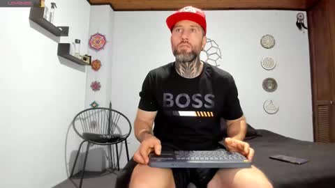 Antonioylola online show from November 2025 12:04:02 PM