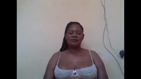 Snapshot of sexydove2 chatting on January 2026 01:35:02 PM EMILY online show from January 2026 01:35:02 PM