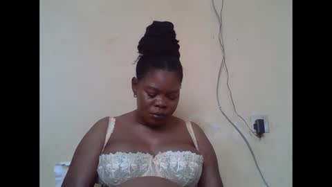 Snapshot of sexydove2 chatting on January 2026 07:36:02 AM EMILY online show from January 2026 07:36:02 AM