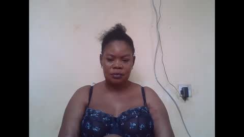 Snapshot of sexydove2 chatting on February 2026 06:23:01 AM EMILY online show from February 2026 06:23:01 AM