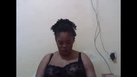 Snapshot of sexydove2 chatting on February 2026 06:22:01 PM EMILY online show from February 2026 06:22:01 PM