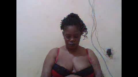 Snapshot of sexydove2 chatting on February 2026 03:47:01 AM EMILY online show from February 2026 03:47:01 AM