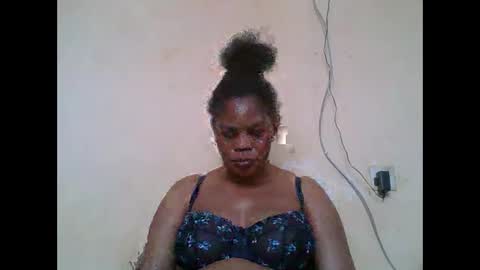 Snapshot of sexydove2 chatting on February 2026 07:29:01 AM EMILY online show from February 2026 07:29:01 AM