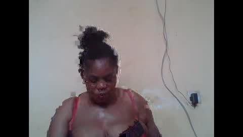 Snapshot of sexydove2 chatting on February 2026 07:08:01 AM EMILY online show from February 2026 07:08:01 AM