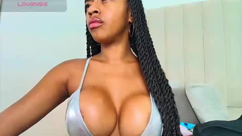 Snapshot of sexyebonyvip_ chatting on December 2025 08:28:02 PM Vanessa online show from December 2025 08:28:02 PM