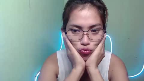 Snapshot of sexyemie29 chatting on December 2025 10:44:02 AM sexyemie29 online show from December 2025 10:44:02 AM