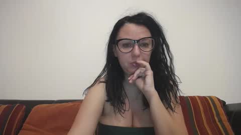 Snapshot of sexyerikka chatting on December 2024 03:16:02 AM Eva online show from December 2024 03:16:02 AM