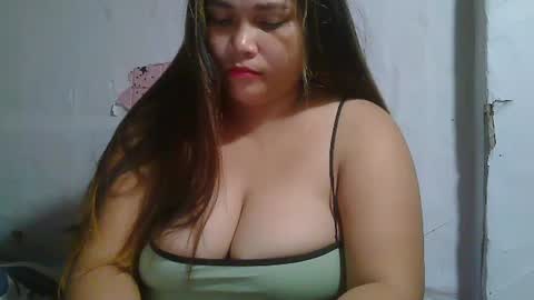 Snapshot of sexykittymom chatting on March 2025 05:47:01 PM sexykittymom online show from March 2025 05:47:01 PM