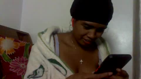 Snapshot of sexylarra12 chatting on May 2026 05:52:02 PM sexylarra12 online show from May 2026 05:52:02 PM