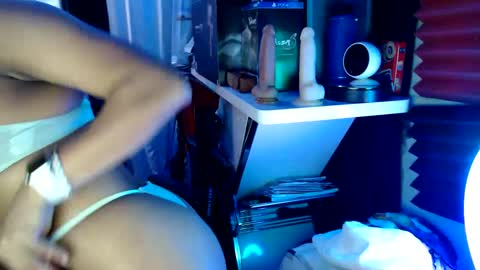 SEXYLATINCOUPLE online show from December 2024 07:29:01 AM