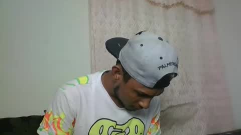 Snapshot of sexyleon69 chatting on January 2025 07:39:02 AM Sexy leon online show from January 2025 07:39:02 AM