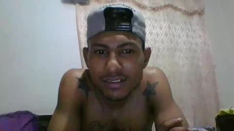 Snapshot of sexyleon69 chatting on December 2025 09:26:02 AM Sexy leon online show from December 2025 09:26:02 AM