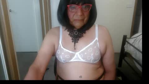 Snapshot of sexylunatrans chatting on November 2025 06:49:01 AM Luna online show from November 2025 06:49:01 AM