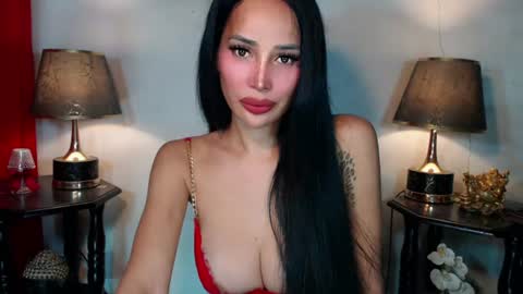 Snapshot of sexylusty2258 chatting on July 2026 02:27:01 AM Queen Sofia online show from July 2026 02:27:01 AM