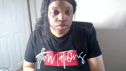 Snapshot of sexymona1218 chatting on May 2026 06:09:01 PM SexyMona online show from May 2026 06:09:01 PM