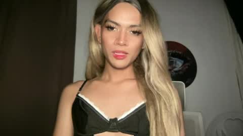 Snapshot of sexynakedweapon chatting on June 2026 06:12:01 PM LIEZEL online show from June 2026 06:12:01 PM