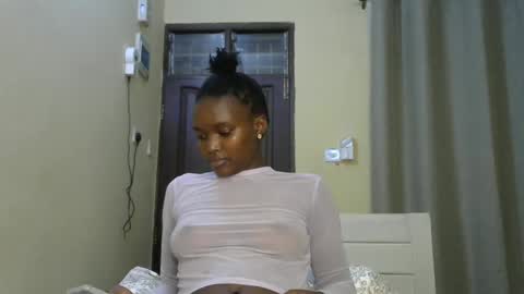 Snapshot of sexypetite_lee chatting on December 2024 07:33:02 AM Lee online show from December 2024 07:33:02 AM